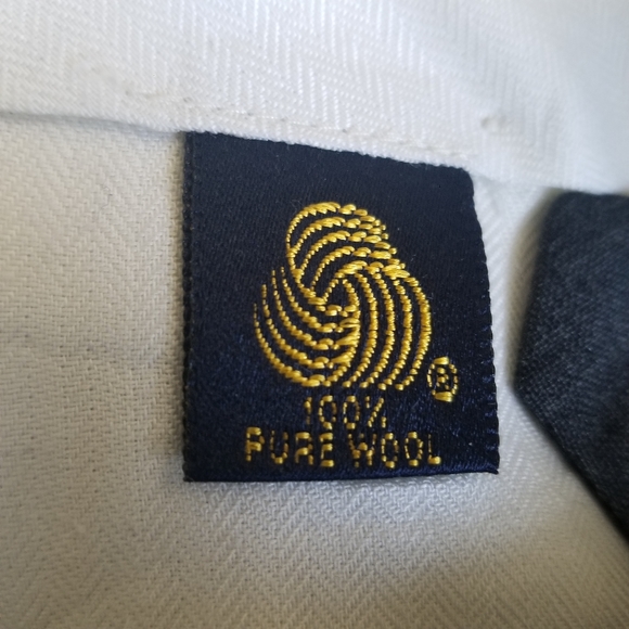 Brooks Brothers Men's Slacks Dark Gray 19W and 31in inseam - Picture 4 of 4